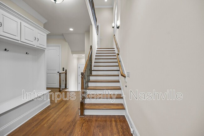 Building Photo - 7 Crooked Stick Ln