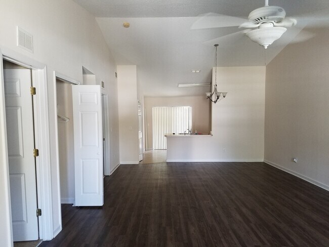 Building Photo - $1495 - 3/2/1 - Duplex Palm Coast - Move In Special