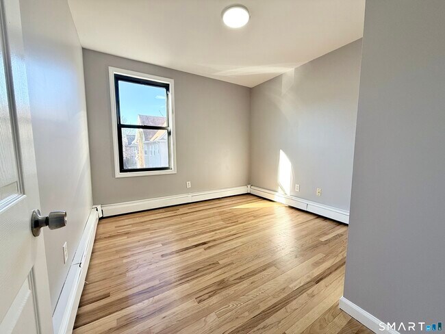 Building Photo - 175 Denver Ave