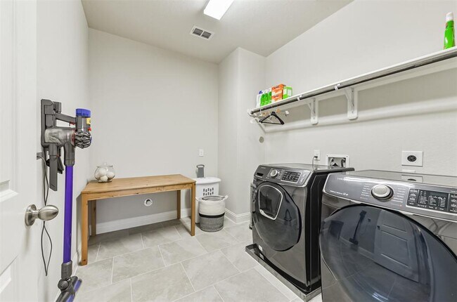 Building Photo - 18311 Harmony Bluff Ln