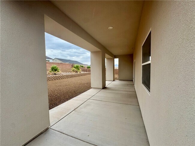 Building Photo - 2225 Moonridge Ln