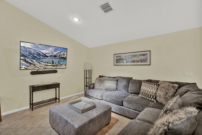 Building Photo - 1835 Staimford Cir