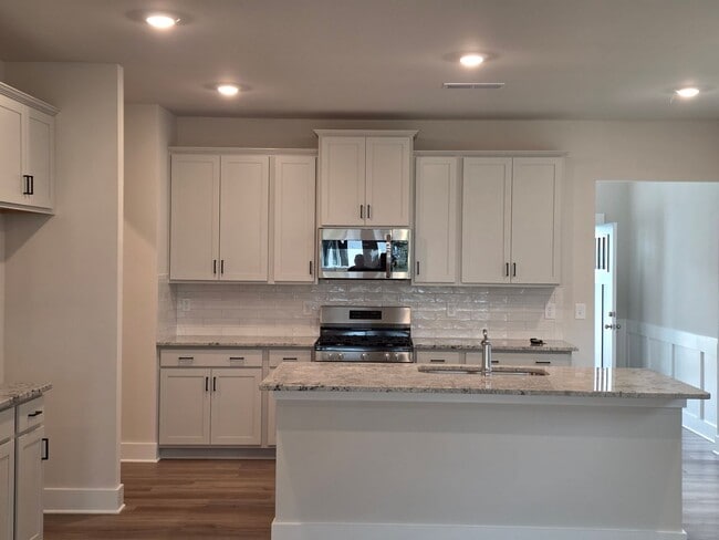 Building Photo - Spacious 4-Bedroom New Build in Ooltewah!