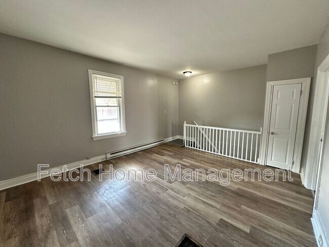 Building Photo - 512 Spruce St