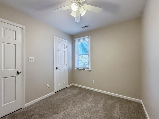 Building Photo - Spacious 3BR 2 BA Home with Wooden Deck in Wake Forest