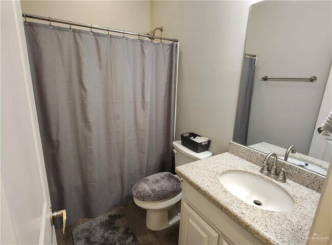 Building Photo - 1405 E Sonador Dr S