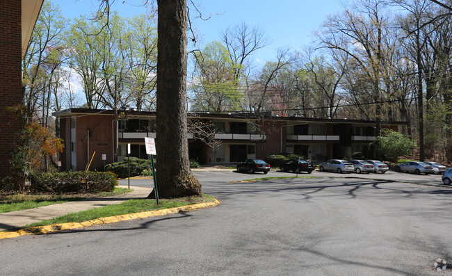 Building Photo - Woodmont Spring Condominium