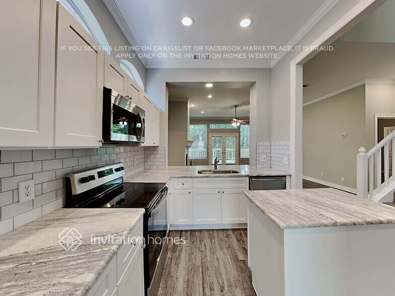 Building Photo - 317 Valiant Dr