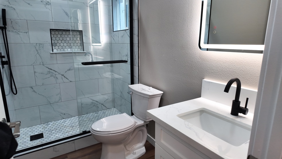 Building Photo - 14962 Lambert Rd