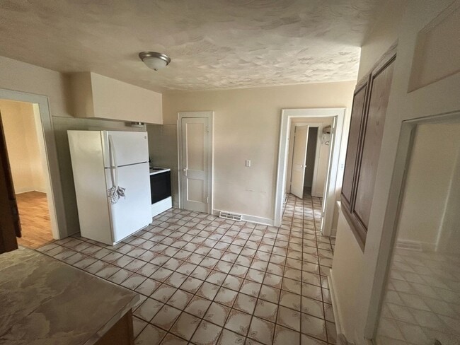 Building Photo - 3 Bedroom Home in Frederick - Available Now!