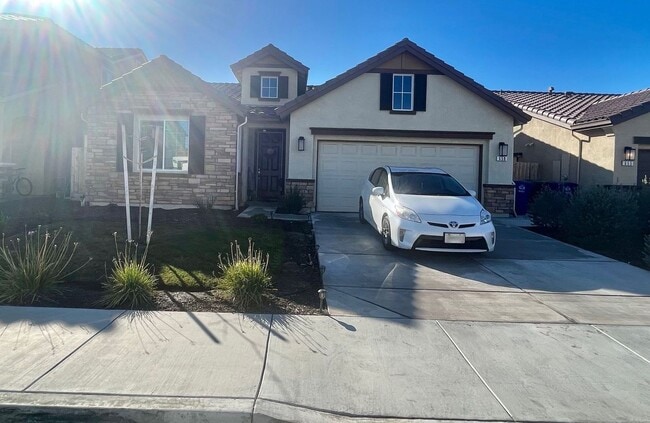 Primary Photo - Beautiful 3 Bedroom 2 Bath Home for Rent -...