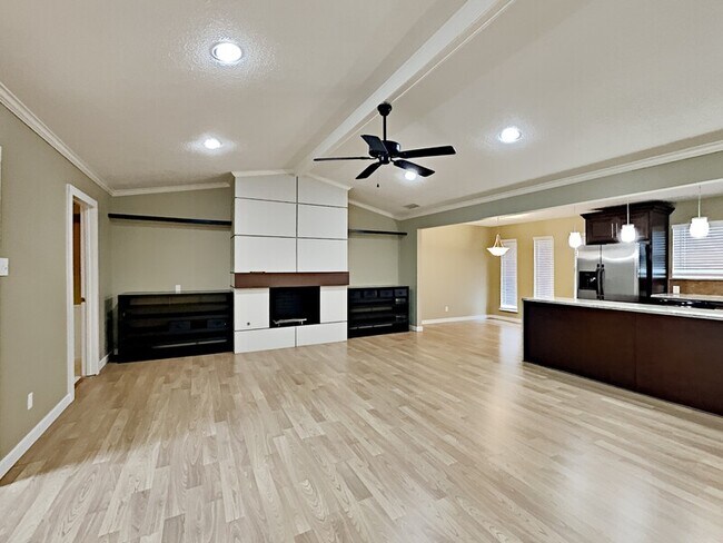 Building Photo - 2725 Forest Grove Dr
