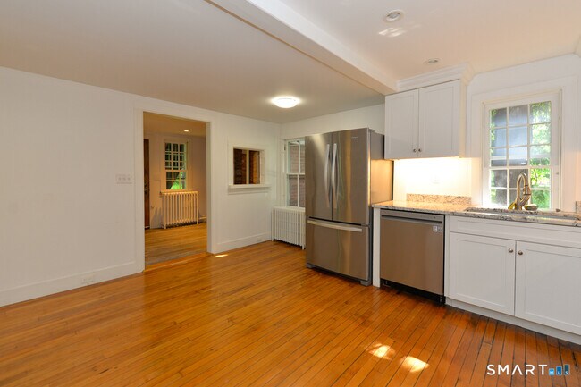 Building Photo - 15 Hawkins Rd