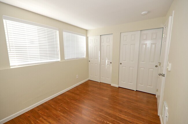 Building Photo - Aspen Grove Condo