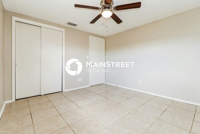 Building Photo - 3 Bedroom Pet-Friendly Home in HOLIDAY, FL with Main Street Renewal