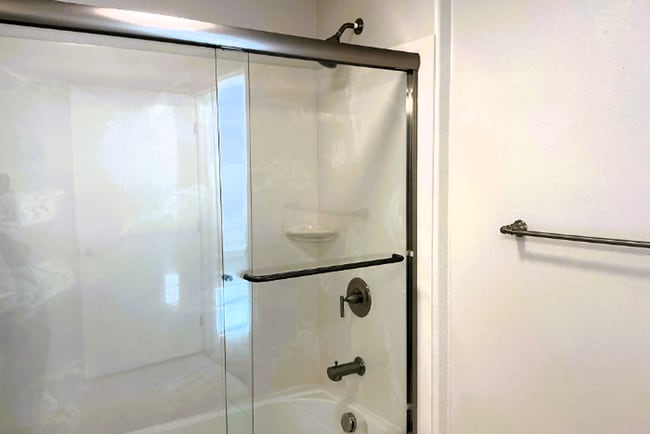 Building Photo - A Cozy Contemporary and Stylish Condo 2BR/...