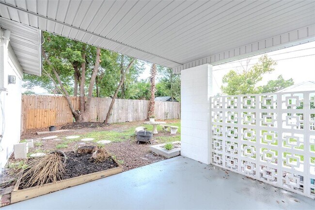 Building Photo - 6440 Greylynne St