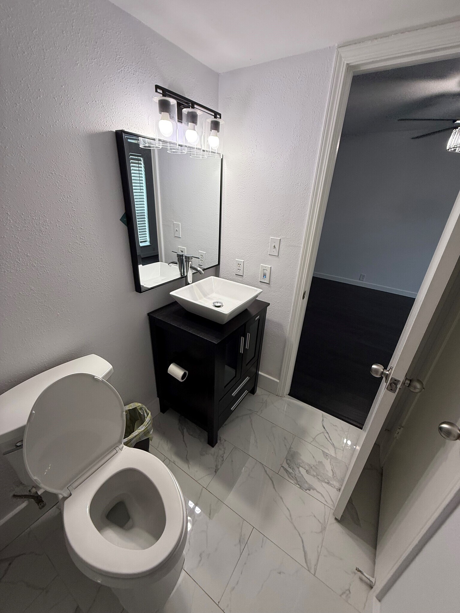 Building Photo - 3320 N Arnoult Rd