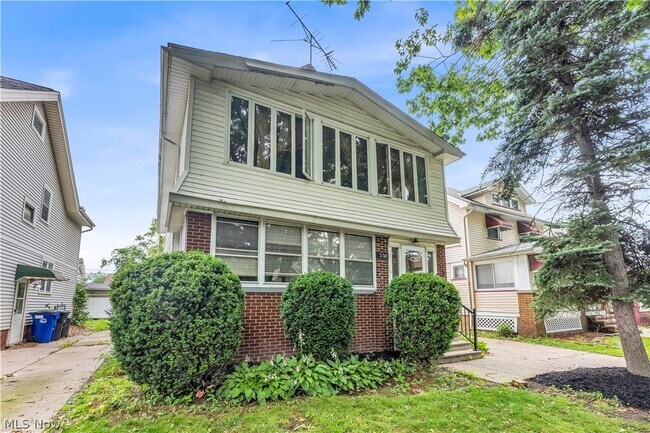 Building Photo - 3311 W 130th St
