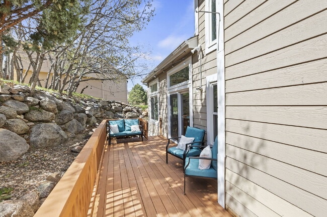 Building Photo - Spacious 6-Bedroom Broadmoor Rental with M...