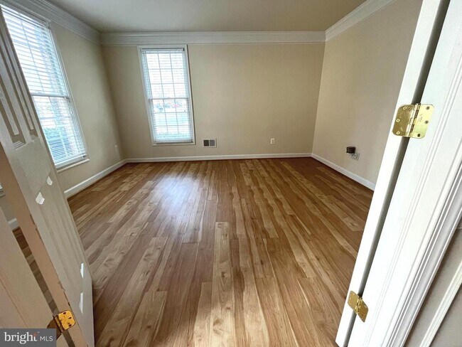 Building Photo - 1601 Leeds Castle Dr