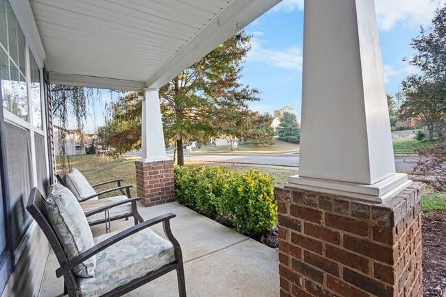 Building Photo - 131 Crestwood Ln