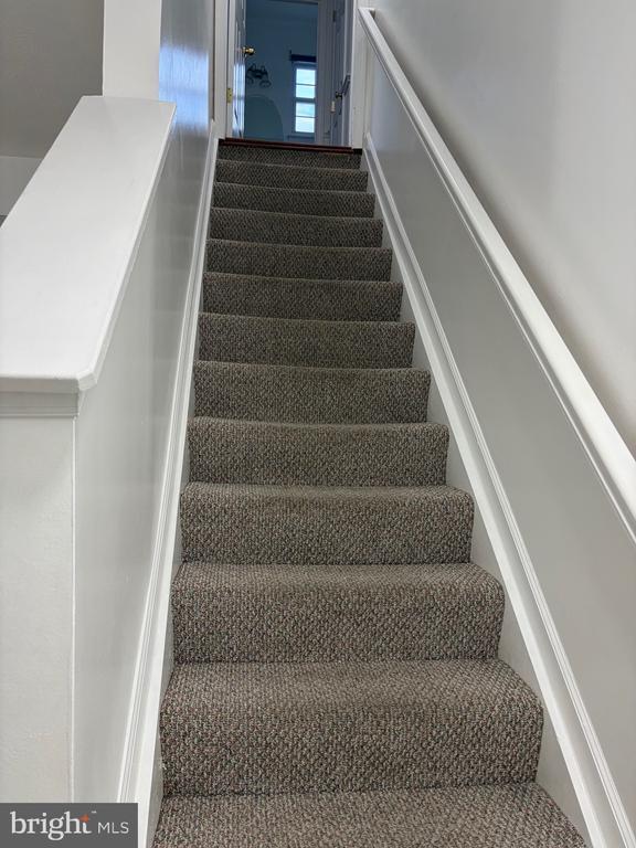 Building Photo - 1914 Meadowgate Ct