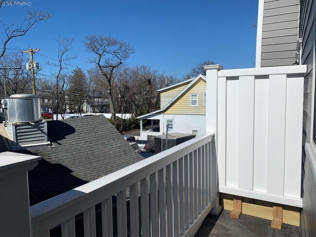 Building Photo - 269-271-271 Bayville Ave