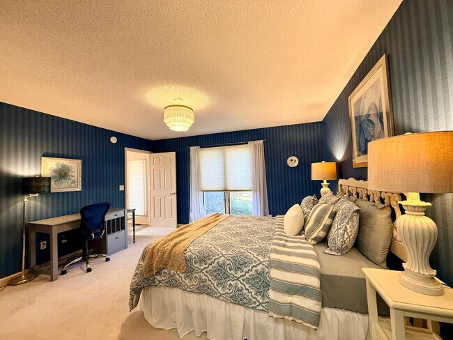 Building Photo - Spacious Home in Kenmure