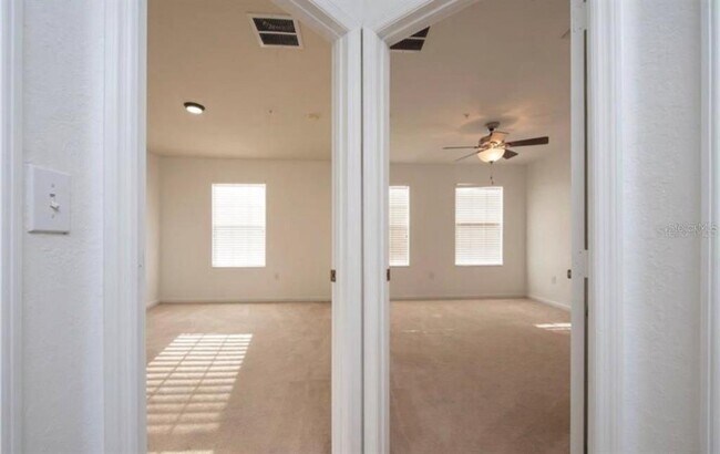 Building Photo - 3087 Ashland Ln N