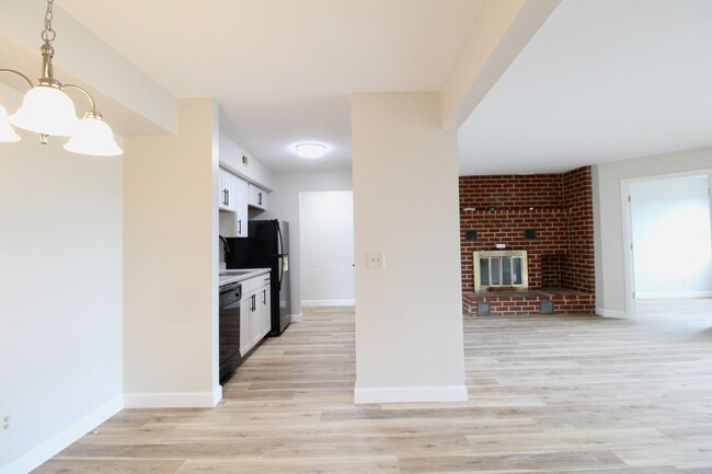 Building Photo - 1018 Blue Ridge Dr