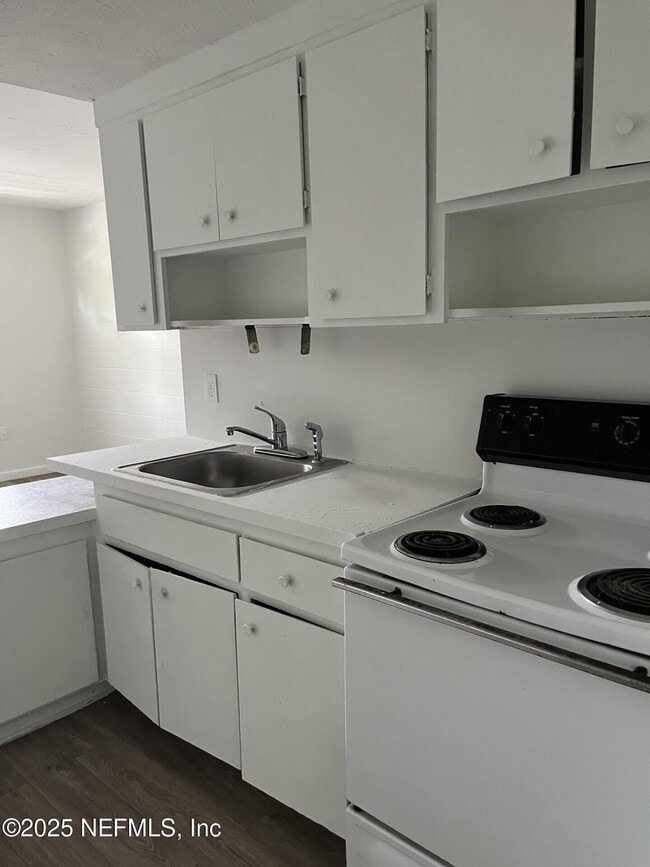 Building Photo - 5844 Justina Ct