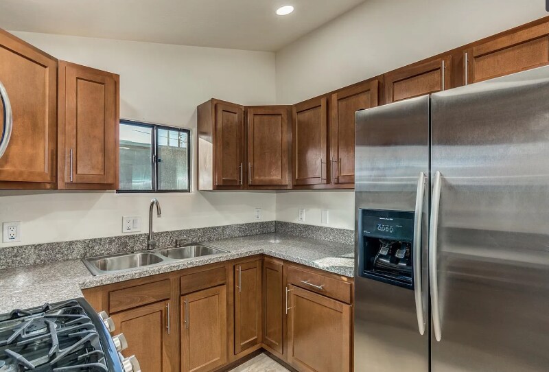 Building Photo - 525 W Nebraska St