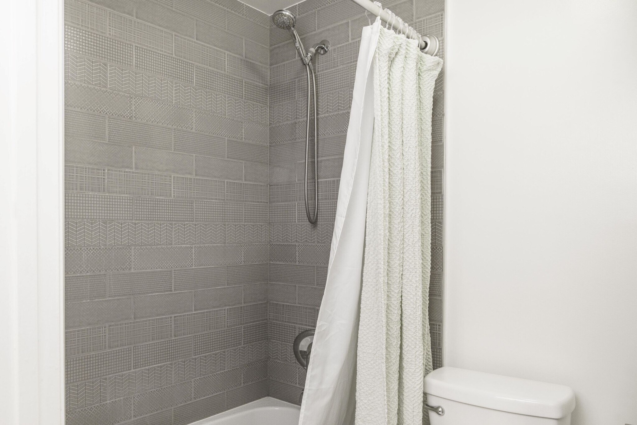New raised subway tile - 10021 Tabor Street