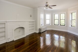 Building Photo - 5162 N Leavitt St