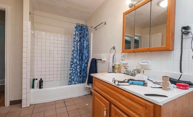 Building Photo - 413 N 33rd St