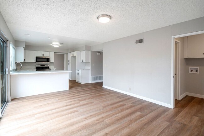 Building Photo - CERRITOS -BEAUTIFUL 5BR HOME FOR LEASE $4600