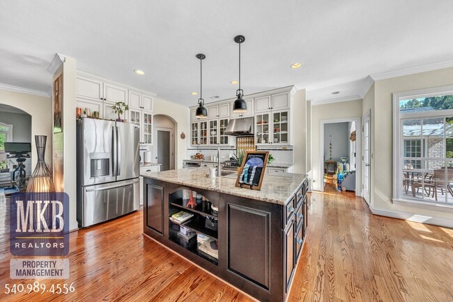 Building Photo - 7621 Nandina Dr