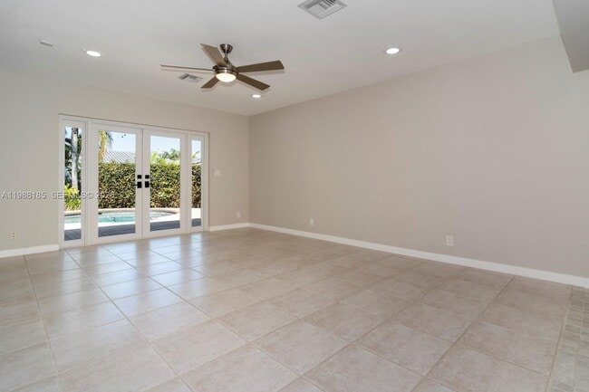 Building Photo - 2011 NE 211th St