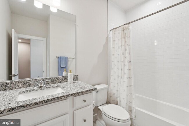 Building Photo - 1750 Blue Spruce St