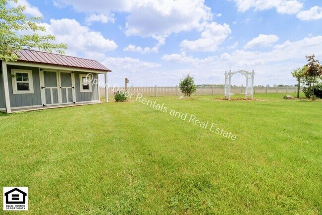 Building Photo - 11630 SR 101