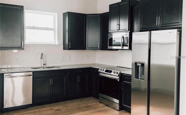 Building Photo - 6824 Bridgman St