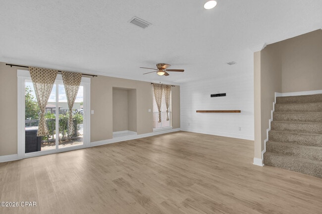 Building Photo - 1365 Capri Dr