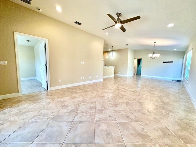 Building Photo - Everyday living upgraded! 3Bedrooms 2Baths in Villagewalk at Lake Nona