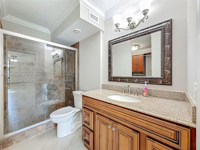 Building Photo - 1350 River Reach Dr