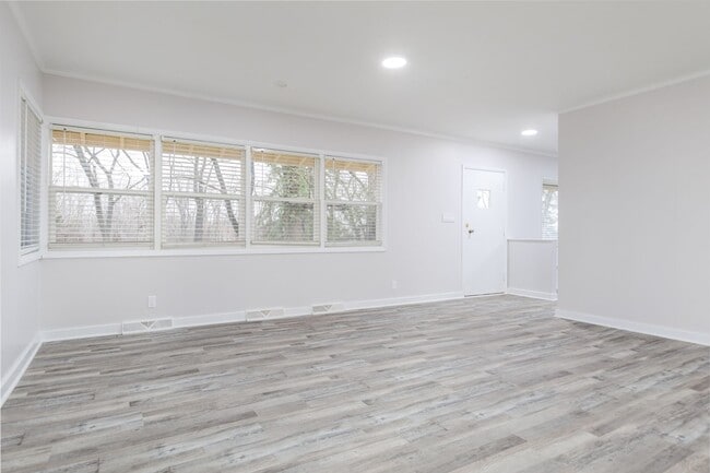 Building Photo - Spacious 2-Bed, 2-Bath Home with Basement – Prime Columbus Location!