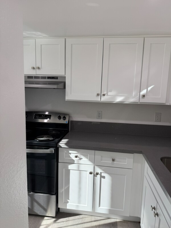 Building Photo - 1750 Karen Ave