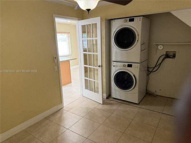 Building Photo - 804 NW 99th Ave