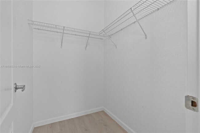 Building Photo - 3956 NE 11th Dr