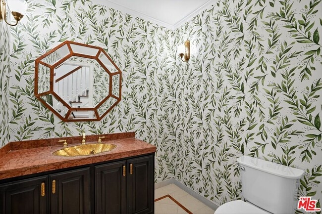 Building Photo - 15 N Ridgewood Rd